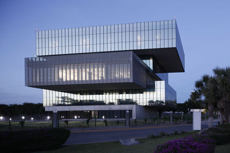 Bioinnova office block by Tatiana Bilbao