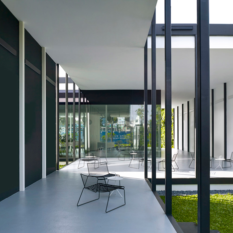 Black and White gallery in Singapore by CarverHaggard
