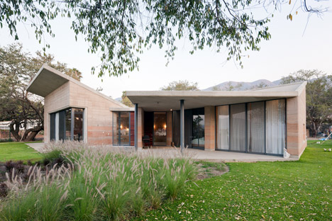 Casa Ajijic by Tatiana Bilbao