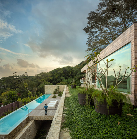 Casa AL by Studio Arthur Casas photos by Fernando Gurra