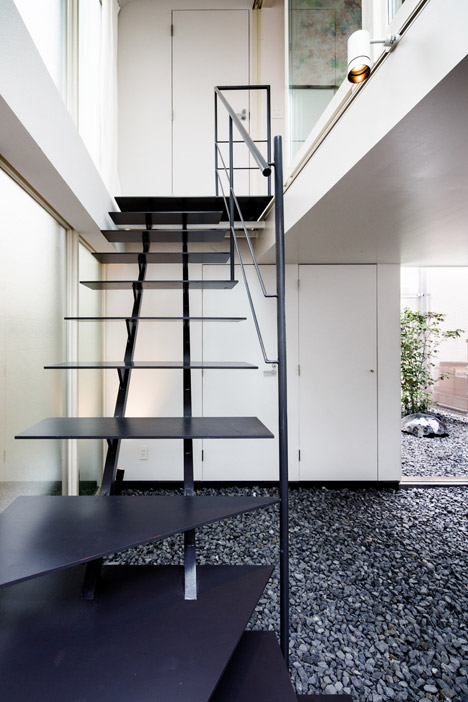 Chofu House by Sugawaradaisuke