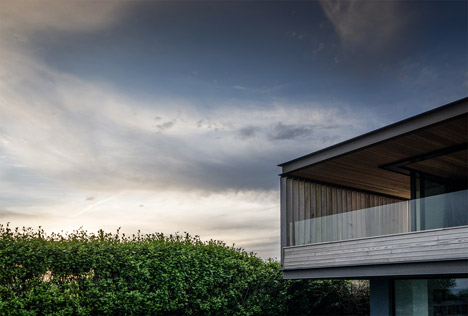 Cliff House by Hyde and Hyde