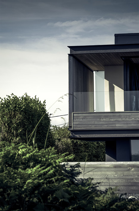 Cliff House by Hyde and Hyde