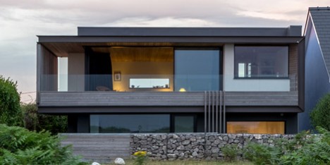 Cliff House by Hyde and Hyde