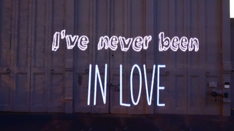 Cobra Starship's Never Been In Love music video