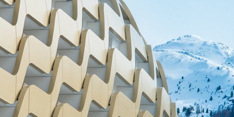 Oikios completes Alpine hotel with “unbuildable facade”