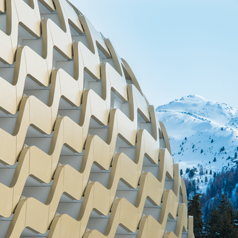 Oikios completes Alpine hotel with “unbuildable facade”