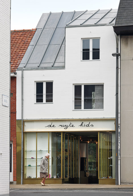 Deruyte Childrens Shoe Shop by ONO
