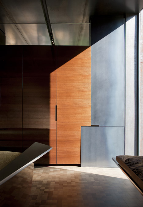 Desert Courtyard House by Wendell Burnette Architects
