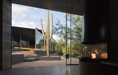 Desert Courtyard House by Wendell Burnette Architects