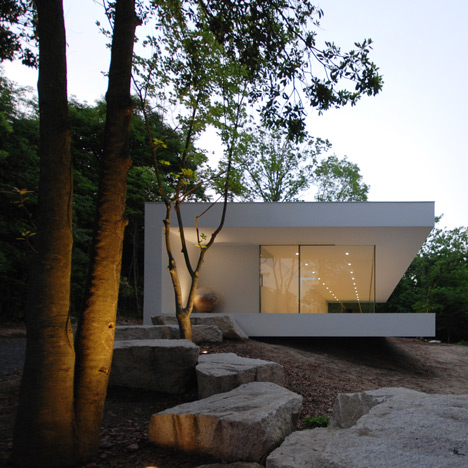 Florist Studio by Shinichi Ogawa & Associates