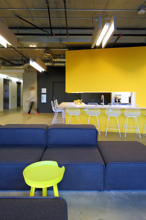 Funny Or Die Offices by Clive Wilkinson