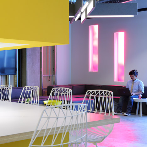 Funny Or Die Offices by Clive Wilkinson