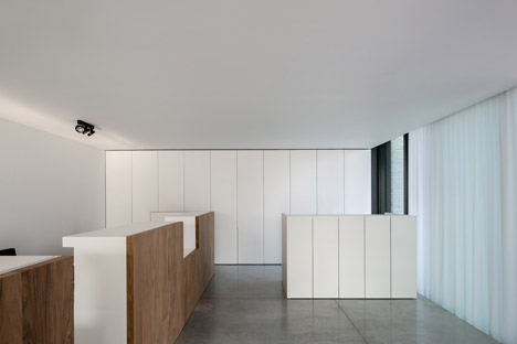 Hectaar office in Roeselaar by CAAN Architecten