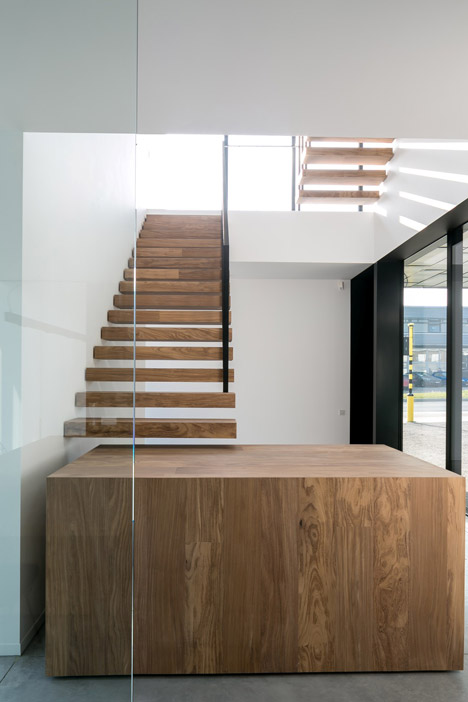 Hectaar office in Roeselaar by CAAN Architecten