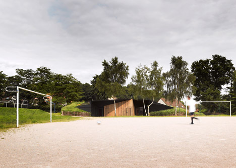 Hidden locker rooms by MU Architecture