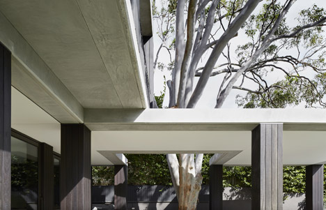 Hopetoun_House_by_BE_Architecture-_dezeen_468_5
