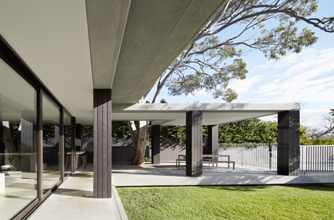 Hopetoun_House_by_BE_Architecture-_dezeen_468_6