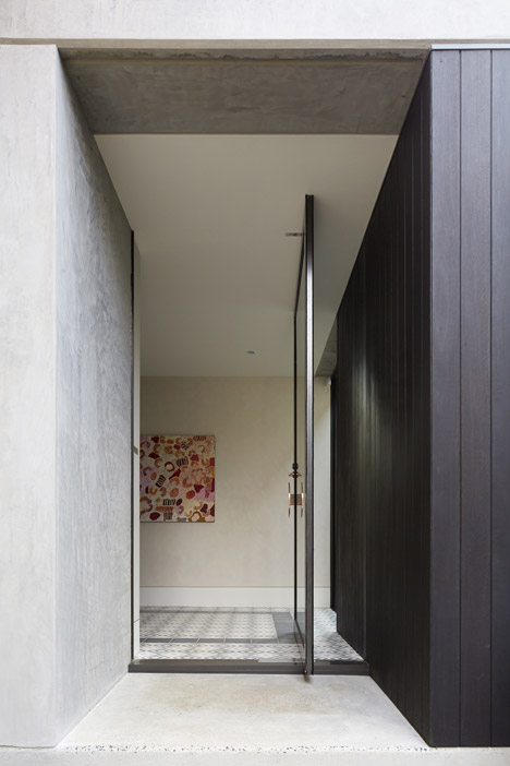 Hopetoun_House_by_BE_Architecture-_dezeen_468_7