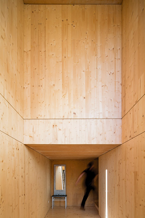 House in Palmela by Paratelier
