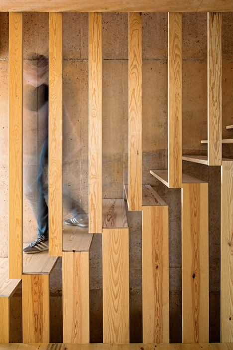 House in Palmela by Paratelier