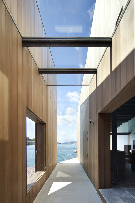 House in Onomichi by Suppose Design Office