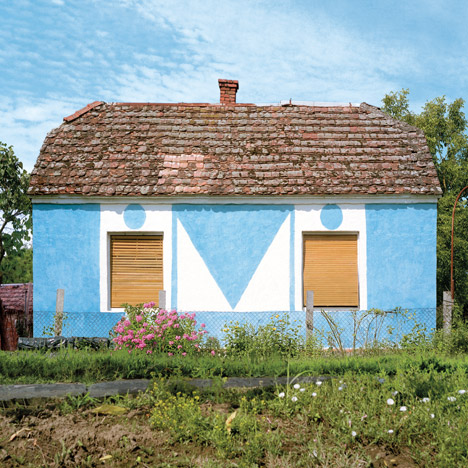 Hungarian Cubes – Invisible Houses by Katharina Roters