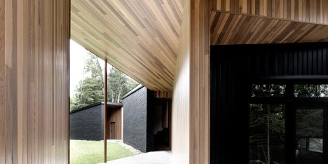 L'Écran House by Alain Carle Architecte