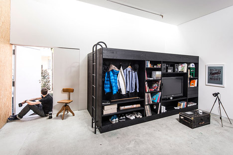 The Living Cube by Till Konneker