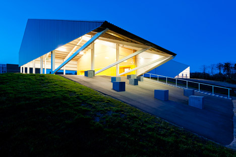Løgstør sports hall by CEBRA