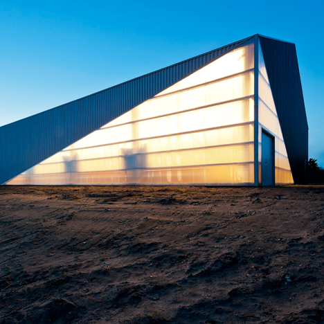 Løgstør sports hall by CEBRA