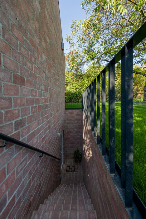 Long Brick House by Foldes Architects