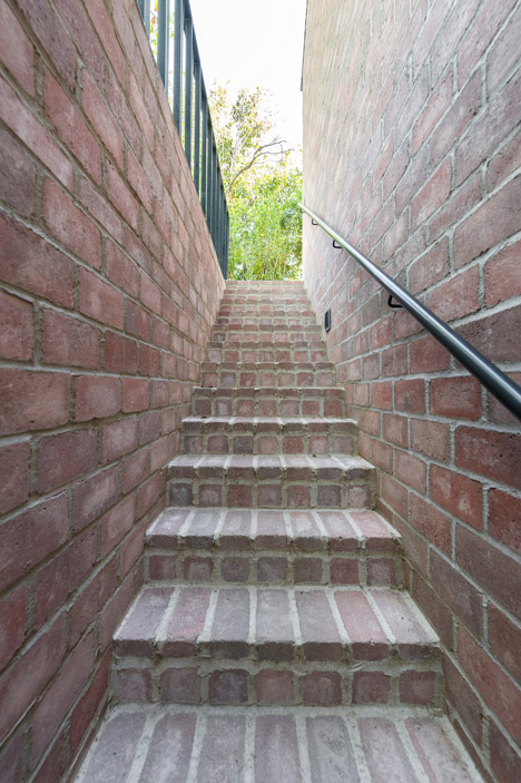 Long Brick House by Foldes Architects