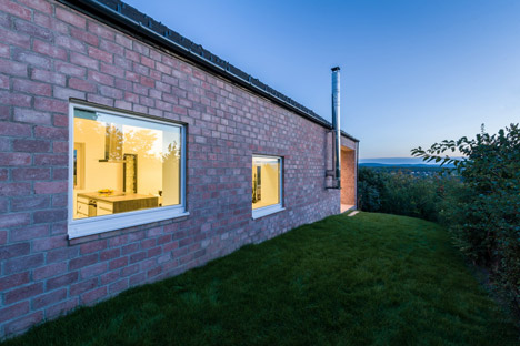 Long Brick House by Foldes Architects