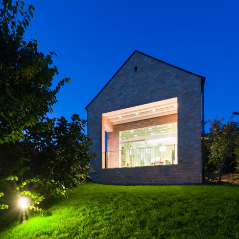 Long Brick House by Foldes Architects