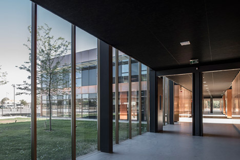 Public middle school of Labarthe-sur-Lèze by LCR Architectes