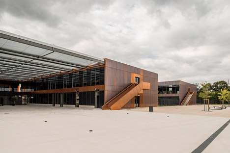 Public middle school of Labarthe-sur-Lèze by LCR Architectes