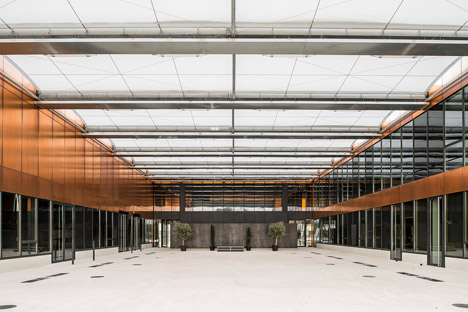 Public middle school of Labarthe-sur-Lèze by LCR Architectes