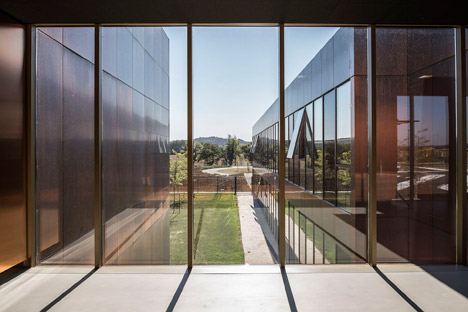 Public middle school of Labarthe-sur-Lèze by LCR Architectes
