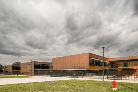 Public middle school of Labarthe-sur-Lèze by LCR Architectes