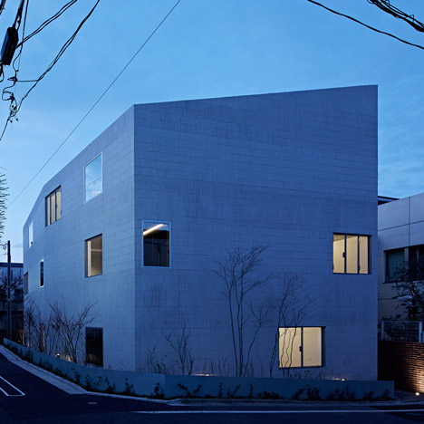 RC structured apartment building in Tokyo by Oggi