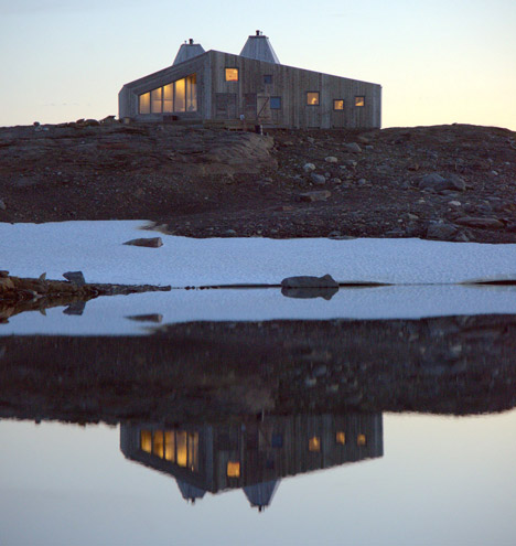 Rabot Tourist Cabin by JVA