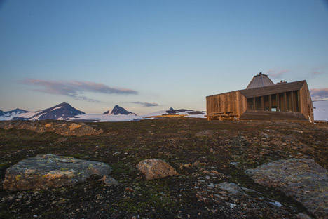 Rabot Tourist Cabin by JVA