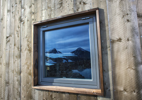 Rabot Tourist Cabin by JVA