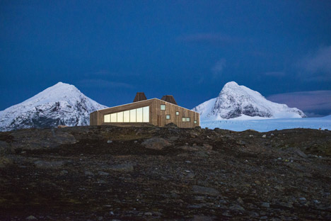 Rabot Tourist Cabin by JVA