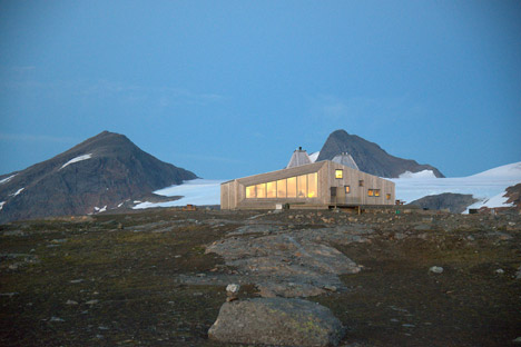 Rabot Tourist Cabin by JVA