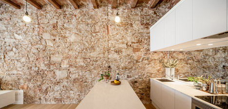 Renovated apartment in Les Corts by Sergi Pons
