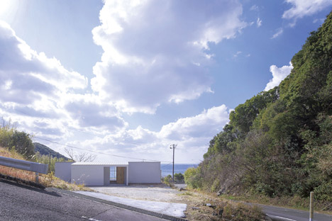 Shirahama_no_Hiraya_by_Okuwada_Architects_Office_dezeen_468_1