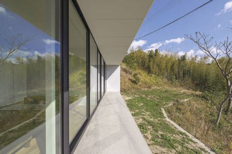 Shirahama no Hiraya by Okuwada Architects Office