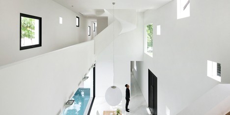 The Long Houses by Formwerkz Architects stretch down a narrow site